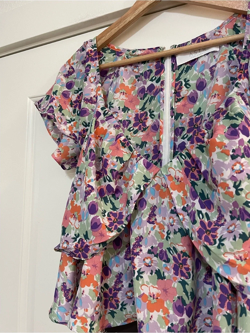 ASTR The Label Kinley Floral Flutter Sleeve Top